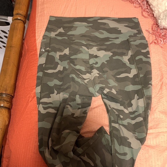 Camo leggings - Picture 2 of 2